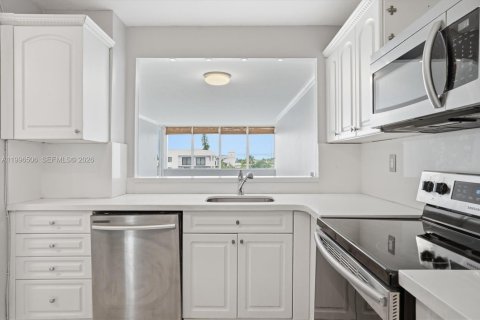 Купить кондоминиум в Майами-Бич, Флорида 1 спальня, 80.27м2, № 2060349 - фото 9