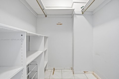 Купить кондоминиум в Майами-Бич, Флорида 1 спальня, 80.27м2, № 2060349 - фото 16