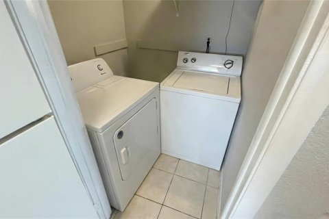 Condo in Orlando, Florida, 2 bedrooms  № 2211401 - photo 10