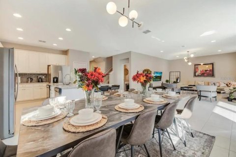 House in Kissimmee, Florida 9 bedrooms, 385.54 sq.m. № 1879611 - photo 7