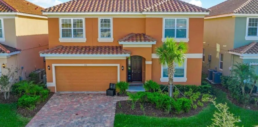 Casa en Kissimmee, Florida 9 dormitorios, 385.54 m2 № 1879611