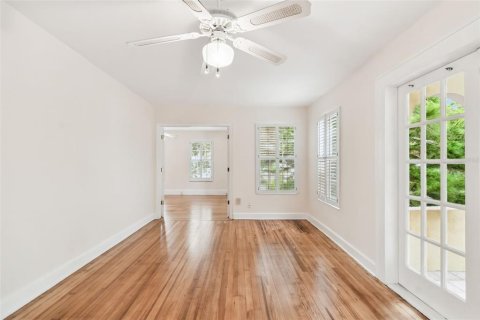 House in Saint Petersburg, Florida 3 bedrooms, 242.47 sq.m. № 1773189 - photo 27