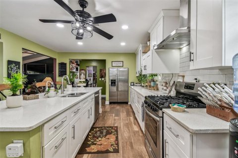 Casa en venta en San Antonio, Florida, 5 dormitorios, 334.45 m2 № 1900189 - foto 18
