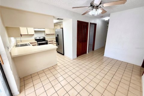 Villa ou maison à vendre à Tampa, Floride: 3 chambres, 111.85 m2 № 2278080 - photo 10