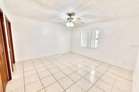 Villa ou maison à vendre à Tampa, Floride: 3 chambres, 111.85 m2 № 2278080 - photo 5