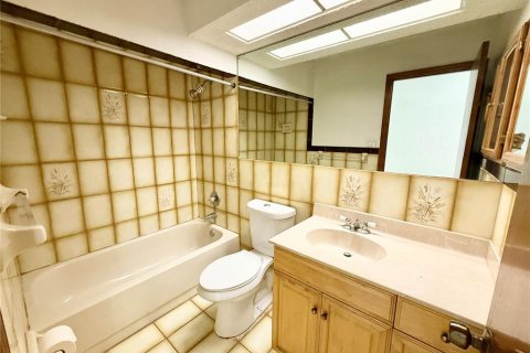 Villa ou maison à vendre à Tampa, Floride: 3 chambres, 111.85 m2 № 2278080 - photo 18
