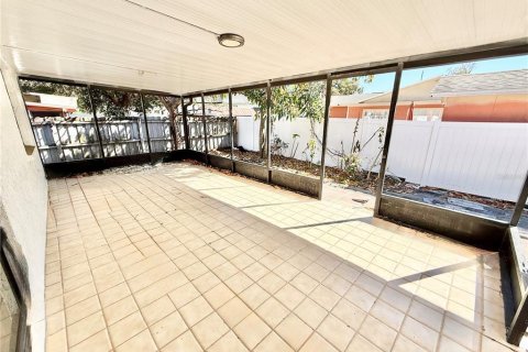 Villa ou maison à vendre à Tampa, Floride: 3 chambres, 111.85 m2 № 2278080 - photo 21