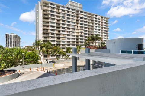 Купить кондоминиум в Норт-Бей-Виллидж, Флорида 2 спальни, 113.43м2, № 1849165 - фото 24