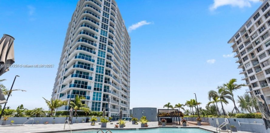 Condo in North Bay Village, Florida, 2 bedrooms  № 1849165