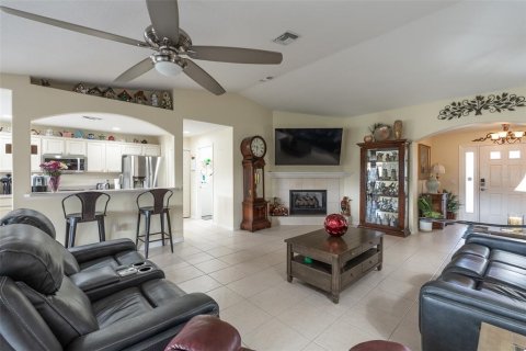 House in Ocala, Florida 3 bedrooms, 153.01 sq.m. № 2149504 - photo 6