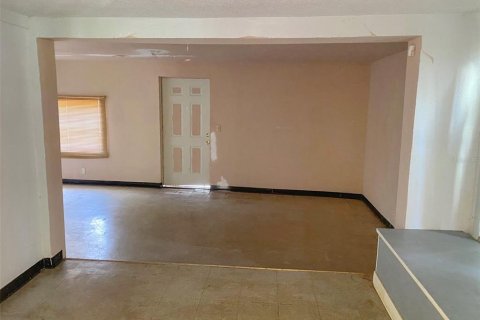 House in Tampa, Florida 3 bedrooms, 165.46 sq.m. № 2121959 - photo 4
