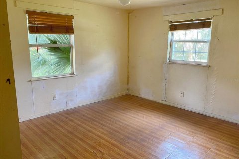 House in Tampa, Florida 3 bedrooms, 165.46 sq.m. № 2121959 - photo 9