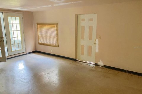 House in Tampa, Florida 3 bedrooms, 165.46 sq.m. № 2121959 - photo 3
