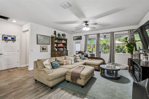 House in Orlando, Florida 5 bedrooms, 367.52 sq.m. № 1870116 - photo 19
