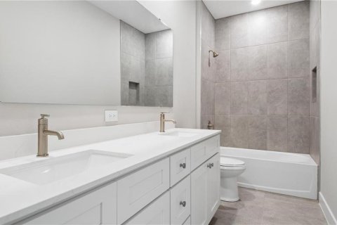House in Palm Coast, Florida 4 bedrooms, 216.65 sq.m. № 2388146 - photo 6