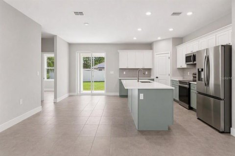 House in Palm Coast, Florida 4 bedrooms, 216.65 sq.m. № 2388146 - photo 3