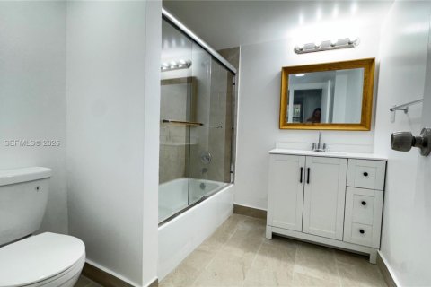 Copropriété à vendre à Lauderhill, Floride: 2 chambres, 102.19 m2 № 2025665 - photo 8