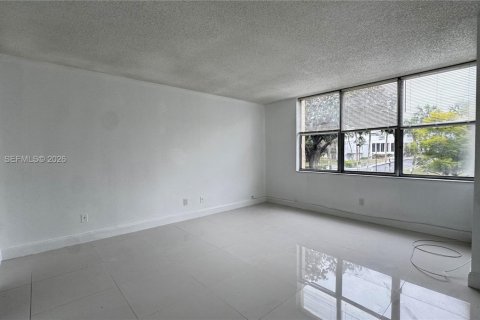 Copropriété à vendre à Lauderhill, Floride: 2 chambres, 102.19 m2 № 2025665 - photo 13