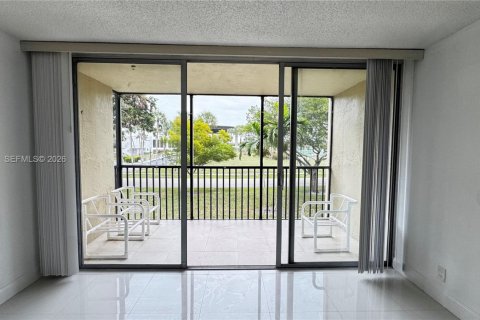 Copropriété à vendre à Lauderhill, Floride: 2 chambres, 102.19 m2 № 2025665 - photo 6