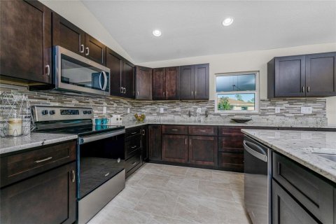 Villa ou maison à vendre à North Port, Floride: 3 chambres, 155.15 m2 № 1906974 - photo 11