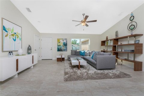 Villa ou maison à vendre à North Port, Floride: 3 chambres, 155.15 m2 № 1906974 - photo 2