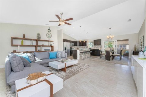 Villa ou maison à vendre à North Port, Floride: 3 chambres, 155.15 m2 № 1906974 - photo 6