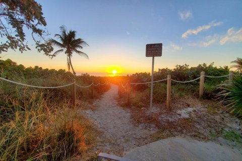 Condo in Delray Beach, Florida, 1 bedroom  № 1019979 - photo 1