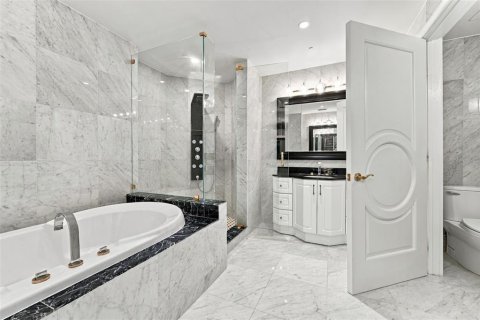 Copropriété à vendre à Cocoa Beach, Floride: 3 chambres, 233.37 m2 № 2373804 - photo 22