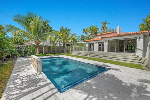 House in Miami Shores, Florida 3 bedrooms, 161.93 sq.m. № 2013606 - photo 26