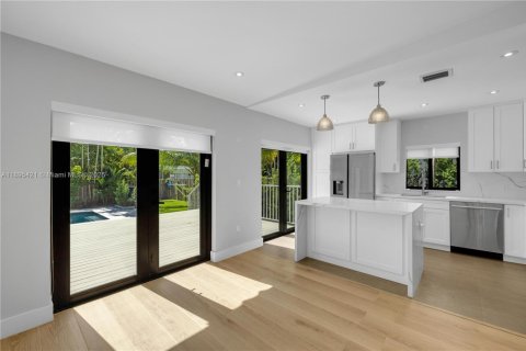 House in Miami Shores, Florida 3 bedrooms, 161.93 sq.m. № 2013606 - photo 8