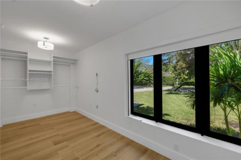 House in Miami Shores, Florida 3 bedrooms, 161.93 sq.m. № 2013606 - photo 24