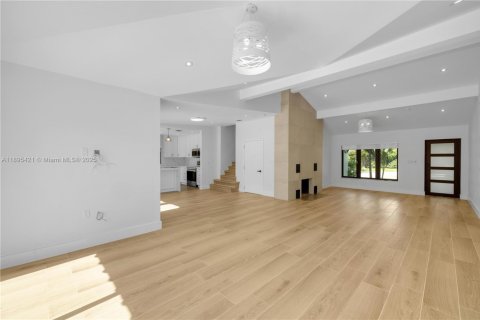 House in Miami Shores, Florida 3 bedrooms, 161.93 sq.m. № 2013606 - photo 6