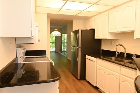 Copropriété à louer à Clearwater, Floride: 2 chambres, 99.41 m2 № 1518747 - photo 2