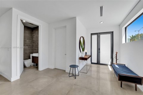 Adosado en alquiler en Miami, Florida, 3 dormitorios, 220.36 m2 № 1993720 - foto 8