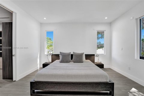 Adosado en alquiler en Miami, Florida, 3 dormitorios, 220.36 m2 № 1993720 - foto 24