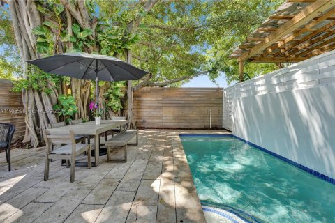 Adosado en alquiler en Miami, Florida, 3 dormitorios, 220.36 m2 № 1993720 - foto 14