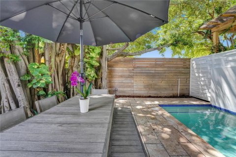 Adosado en alquiler en Miami, Florida, 3 dormitorios, 220.36 m2 № 1993720 - foto 16