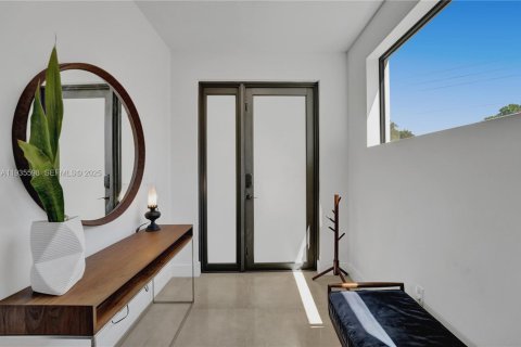 Adosado en alquiler en Miami, Florida, 3 dormitorios, 220.36 m2 № 1993720 - foto 2