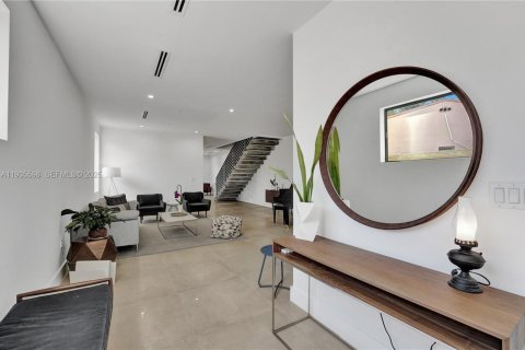 Adosado en alquiler en Miami, Florida, 3 dormitorios, 220.36 m2 № 1993720 - foto 3