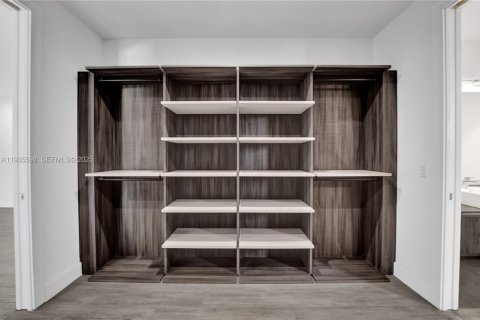 Adosado en alquiler en Miami, Florida, 3 dormitorios, 220.36 m2 № 1993720 - foto 28