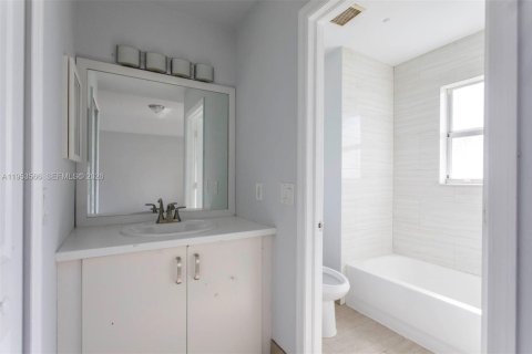 Touwnhouse à vendre à Homestead, Floride: 3 chambres, 140.19 m2 № 2079699 - photo 17
