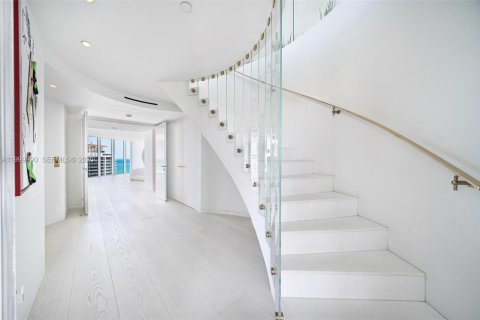 Condo in Miami Beach, Florida, 4 bedrooms  № 2067657 - photo 24