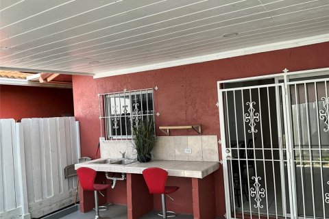 Copropriété à louer à Hialeah, Floride: 3 chambres, 115.2 m2 № 1189771 - photo 1