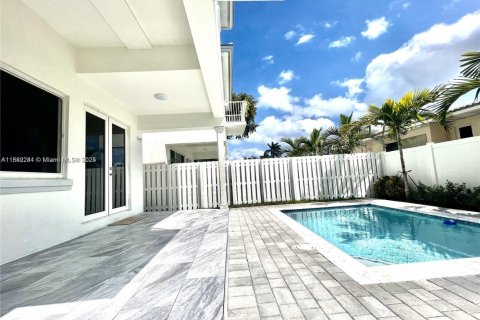 Villa ou maison à louer à Hollywood, Floride: 4 chambres, 213.68 m2 № 1929466 - photo 22