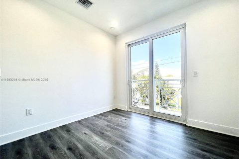 Villa ou maison à louer à Hollywood, Floride: 4 chambres, 213.68 m2 № 1929466 - photo 10