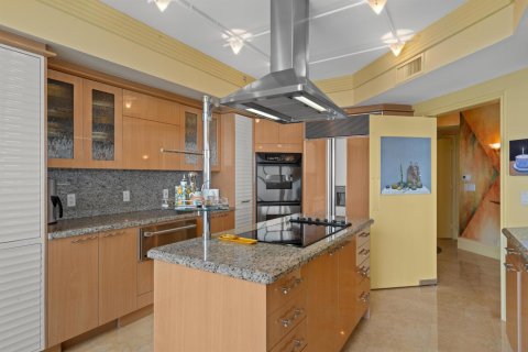 Condo in Fort Lauderdale, Florida, 3 bedrooms  № 2085934 - photo 11