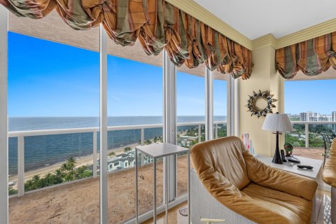 Condo in Fort Lauderdale, Florida, 3 bedrooms  № 2085934 - photo 21