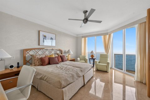 Condo in Fort Lauderdale, Florida, 3 bedrooms  № 2085934 - photo 13
