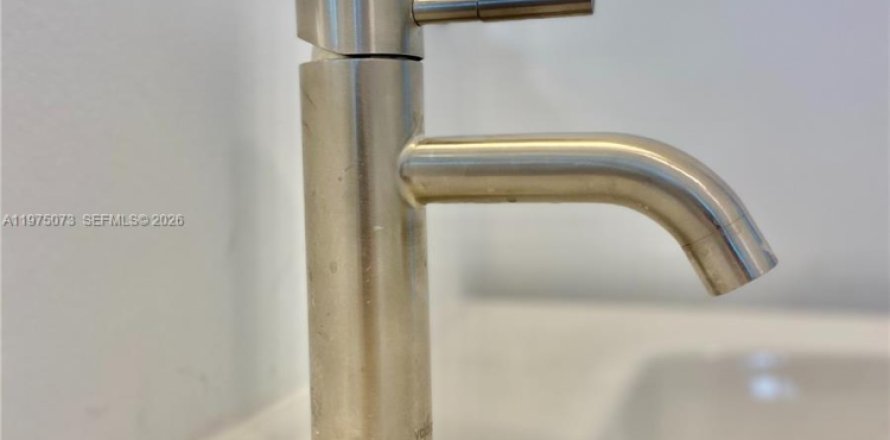 Apartamento en Miami, Florida 3 dormitorios № 2041357