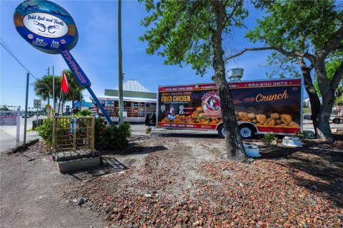 Propiedad comercial en venta en St. Lucie, Florida, 295.71 m2 № 1534491 - foto 22